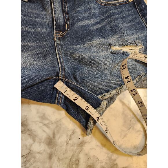 Time and Tru Women's High Rise‎ Distressed Denim Shorts Size 4 - Picture 6 of 6